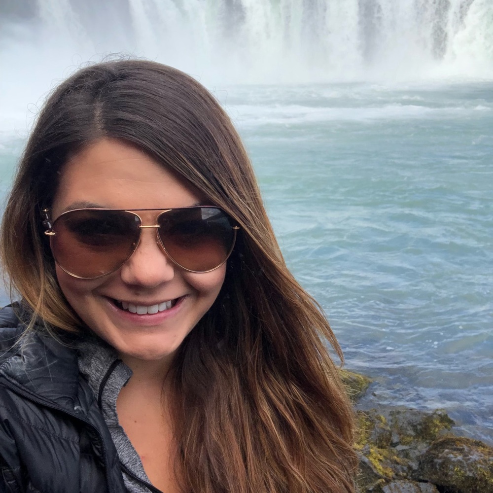 Meet your Posher, Lauren